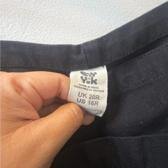 Lucy and Yak size 16 black dungarees w/red embroidered flowers - Picture 4 of 6